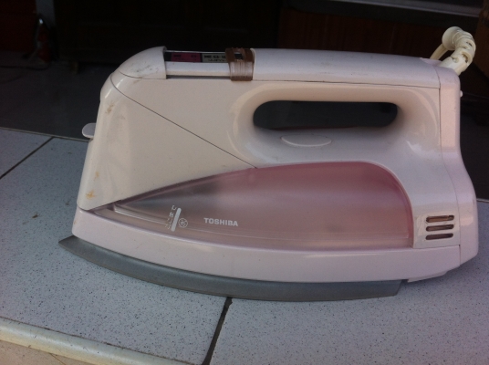 มาก่อนเลือกก่อน เตารีดไอน้ำหลายยี่ห้อ Nation,TOSHIBA,HITASHI  เคลื่อบให้ลื่นขึ้นและป้องกันการไฟม้ติดเสื้อผ้า