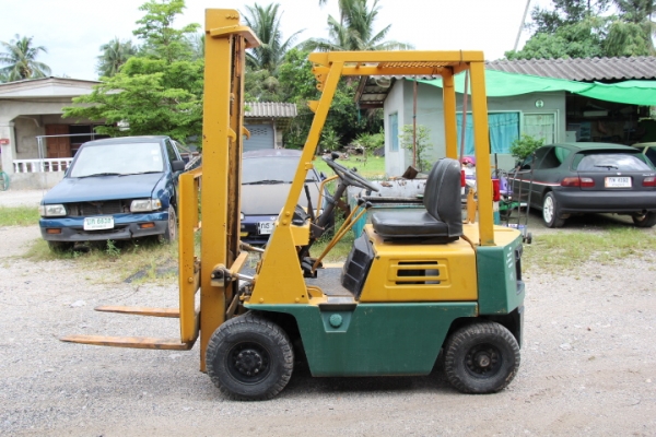 komatsu โฟคลิฟท์ ยกได้ 1ตัน สวยๆๆ  เครื่องดี รถสวย