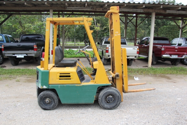 komatsu โฟคลิฟท์ ยกได้ 1ตัน สวยๆๆ  เครื่องดี รถสวย