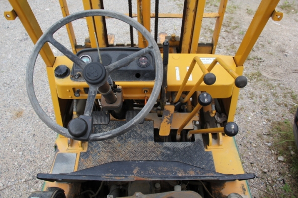 komatsu โฟคลิฟท์ ยกได้ 1ตัน สวยๆๆ  เครื่องดี รถสวย