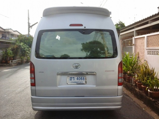 รถตู้คอมมูเตอร์ปี06 สีบรอนเงิน สปอยเลอร์รอบคันCD DVD TV USB เพาเวอร์แอร์ ประตูดูด แอร์ไมโครบัสที่เดิมด้านหน้าหนาวโคตร เบาะหนังสีครีมหลังคาหุ้มหนังใหม่ เครื่อง1UZ VVTI เกียร์ออโต้ แก๊สAGหัวฉีด LPG 75ลิตร ถังมัลติวาวล์ ติดใต้ท้องรถ ถังน้ำมันเหลือ40ลิตร ยางอ