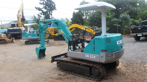 ขายรถขุดแบ็คโฮ. KOBELCO SK 024 รถเก่านอก สภาพพร้อมใช้ มีเอกสารแจ้งจำหน่าย