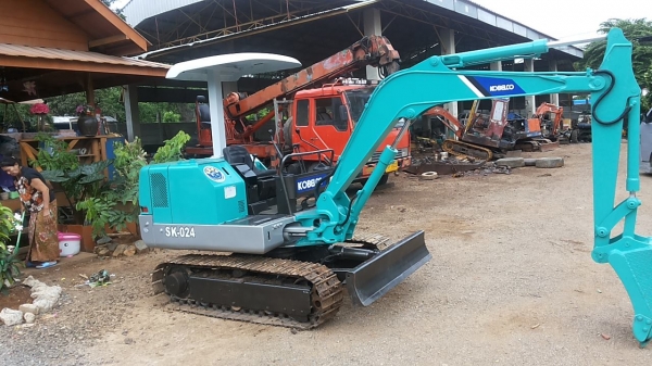 ขายรถขุดแบ็คโฮ. KOBELCO SK 024 รถเก่านอก สภาพพร้อมใช้ มีเอกสารแจ้งจำหน่าย
