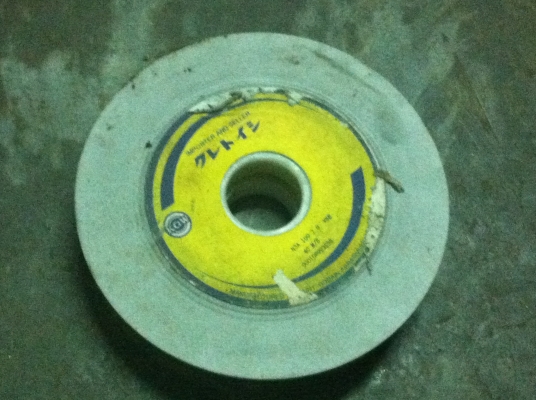 ล้อหินเจียร์ขาวยี่ห้อ KGW แบบละเอียดขนาดโตประมาณ 6 นิ้ว ของญี่ปุ่น (มีเยอะ)