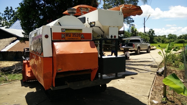 ด่วน!ขายรถเกี่ยวข้าวคูโบต้า Dc60plus ปี54 พร้อมพ่วงลาก ราคา 439000 บาท