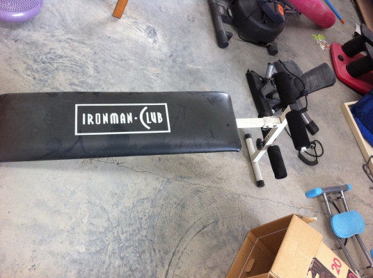 เก้าอี้ซิทอัพ IRONMAN-CLUB ใช้ออกกำลังกายได้ดี ปรับระดับได้ พับเก็บได้