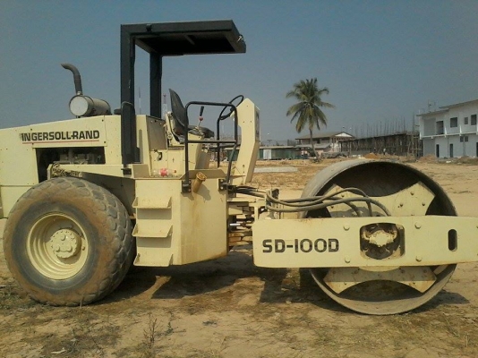 ขายรถบด INGERSOLL RAND 10 ตัน