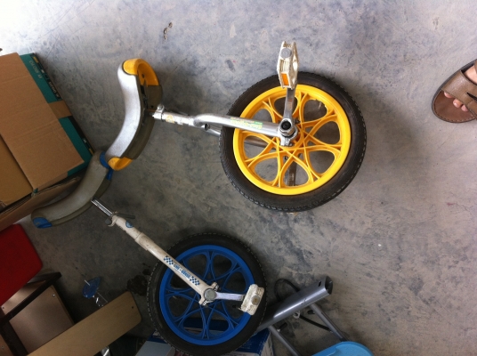 จักรยานล้อเดียว ผลิตที่ญี่ปุ่น ใช้ฝึกการทรงตัว  ชิ้นส่วนต่างๆแข็งแรงดูแลง่าย (มีแค่ 3 คัน)