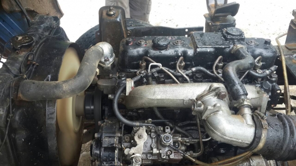 Isuzu 6 ล้อ ดั้ม เครื่อง 188 แรง มีสโลกลาง  เครื่องดีคันชีสวย กะบะดั้มสวย