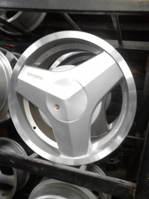 แม๊ก BENZ  BRABUS  8JX17  ET30  ขอบ 17  ขนาด 5 รู 112 MM.  ชุด 4 วง TEL.081-427-3941