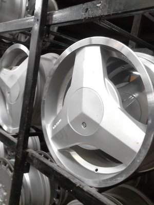 แม๊ก BENZ  BRABUS  8JX17  ET30  ขอบ 17  ขนาด 5 รู 112 MM.  ชุด 4 วง TEL.081-427-3941