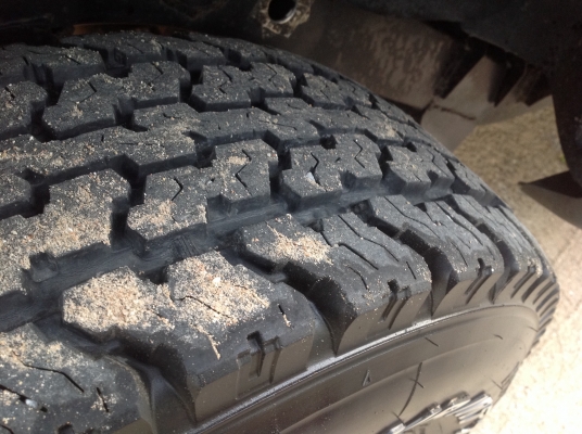 สตราด้าแค๊ป โฟวิล 4WD สวยมากๆ พร้อมๆ ใช้ขับไปทำงาน ไม่เคยบรรทุกหนักครับ