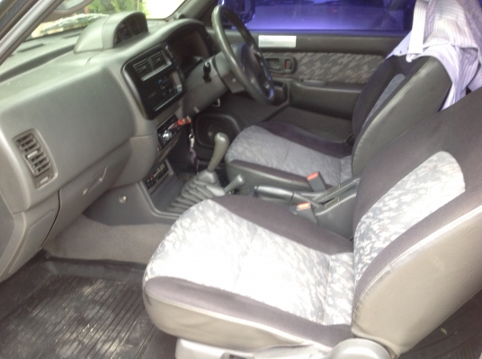 สตราด้าแค๊ป โฟวิล 4WD สวยมากๆ พร้อมๆ ใช้ขับไปทำงาน ไม่เคยบรรทุกหนักครับ