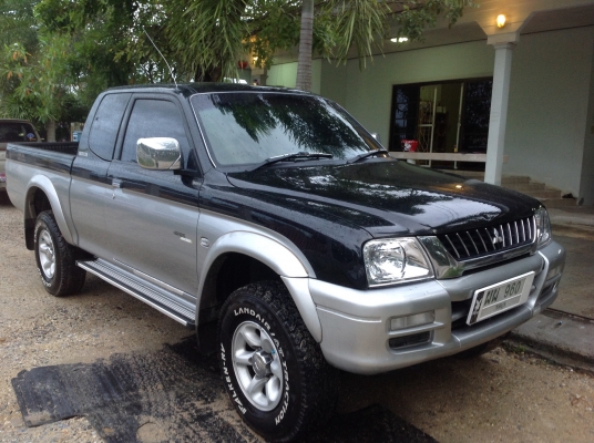 สตราด้าแค๊ป โฟวิล 4WD สวยมากๆ พร้อมๆ ใช้ขับไปทำงาน ไม่เคยบรรทุกหนักครับ