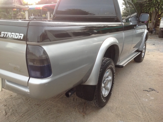 สตราด้าแค๊ป โฟวิล 4WD สวยมากๆ พร้อมๆ ใช้ขับไปทำงาน ไม่เคยบรรทุกหนักครับ