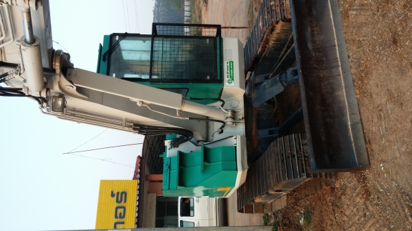 ขายKomatsu PC75UU-1