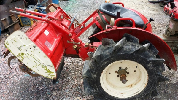 รถไถพรวนดินนั่งขับ YANMAR 13 แรง เก่าญี่ปุ่น สภาพพร้อมใช้งาน เครื่องยนต์แรงและติดง่าย คุณภาพดี รถไถพรวนดินนั่งขับ YANMAR 13 แรง เก่าญี่ปุ่น สภาพพร้อมใช้งาน เครื่องยนต์แรงและติดง่าย คุณภาพดี