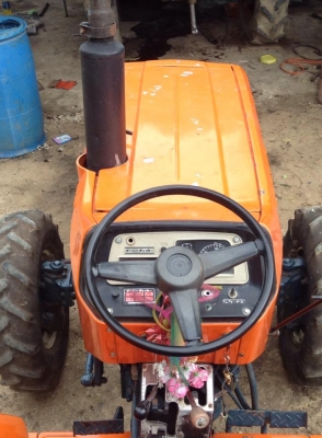 ขายด่วนครับ KUBOTA L4202 DT-M 42 แรง 2 เพลาพร้อมผาน4 LCS ใหม่ๆครับ สภาพรถเชียงกงครับ