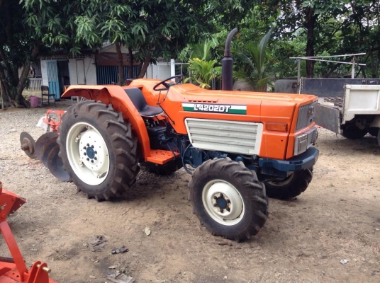 ขายด่วนครับ KUBOTA L4202 DT-M 42 แรง 2 เพลาพร้อมผาน4 LCS ใหม่ๆครับ สภาพรถเชียงกงครับ