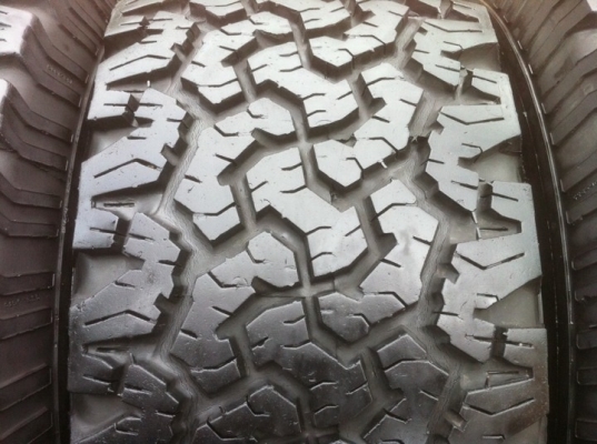 ขายยาง bf all 265/70/16 สภาพสวย