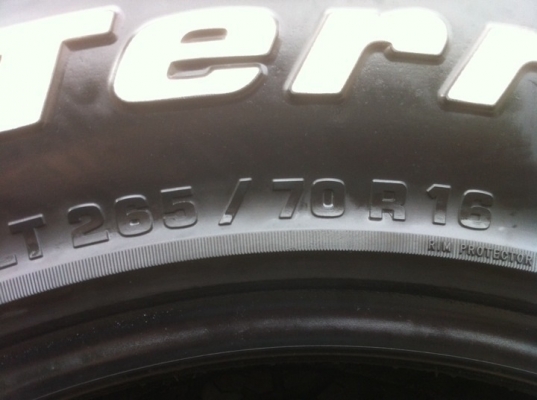 ขายยาง bf all 265/70/16 สภาพสวย