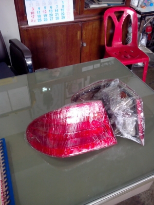 ขายไฟหน้า - ไฟท้าย benz