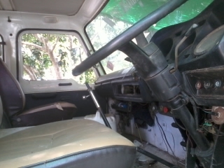 ขายรถบรรทุกสิบล้อสองเพลาขึ้นแม็กโคร200ราคา700,000บาทud260แรง