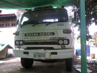 ขายรถบรรทุกสิบล้อสองเพลาขึ้นแม็กโคร200ราคา700,000บาทud260แรง