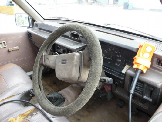 ขายปิกอัพดั้ม สภาบ นางฟ้า ราคา ย่อมเยาว์ 99000 บาท เอกสานพร้อมโอนครับ ระบบดั้มใช้งานหนักได้จริง วิ่งจริง