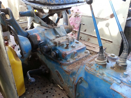 ขายรถไถฟอร์ด 5000 เครื่อง T3 รถบ้านพร้อมใช้