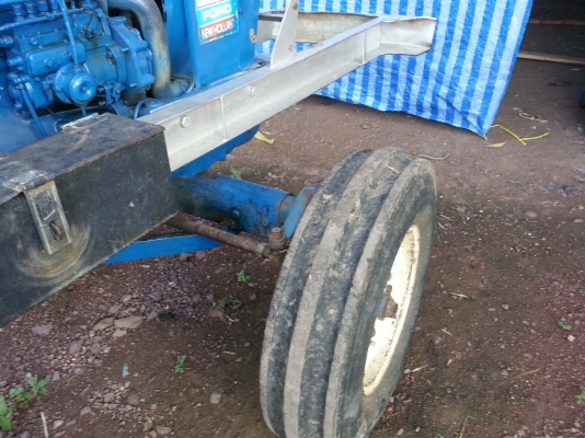 ขายรถไถฟอร์ด 5000 เครื่อง T3 รถบ้านพร้อมใช้