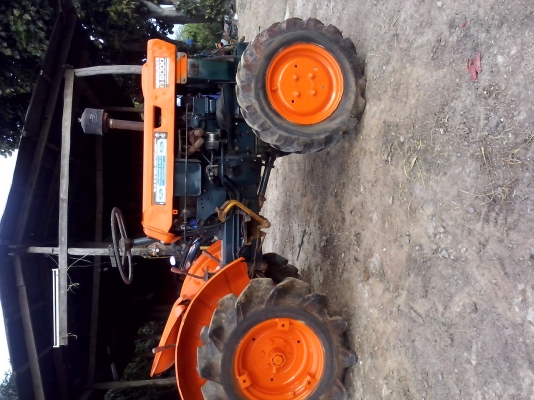 สีนวนจัดให้ B6000 kubota โฟร์วิน มีเครื่องพ่นยา โลตารี