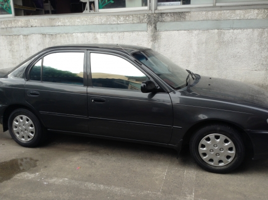 รถ Toyota corolla. เกียร์ธรรมดา เครื่อง1300 มีเล่มทะเบียน ชุดโอน