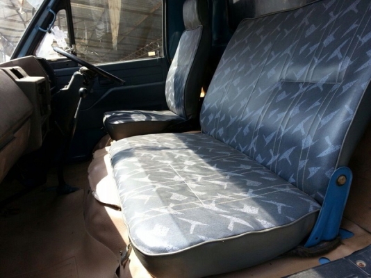 รถอีซูซุ 6 ล้อหลังถนน NPR 115 แรงม้า. ปี 35 สนใจติดต่อ 081 - 6079515 รถอีซูซุ 6 ล้อหลังถนน NPR 115 แรงม้า. ปี 35 สนใจติดต่อ 081 - 6079515