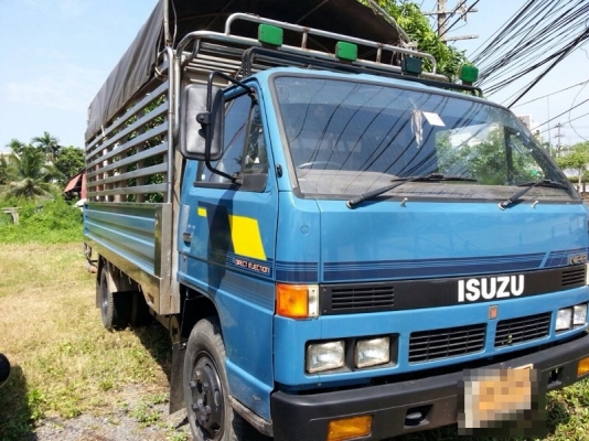 รถอีซูซุ  6 ล้อหลังถนน NPR  115  แรงม้า. ปี 35  สนใจติดต่อ 081 - 6079515