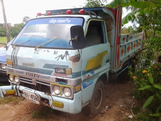 6ล้อ อีซูซุ เครื่อง85 เสีย ดั้มสวย คันซีสวย เครื่องใช้ไม่ได้