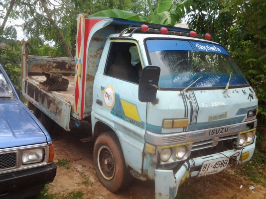 6ล้อ อีซูซุ เครื่อง85 เสีย ดั้มสวย คันซีสวย เครื่องใช้ไม่ได้