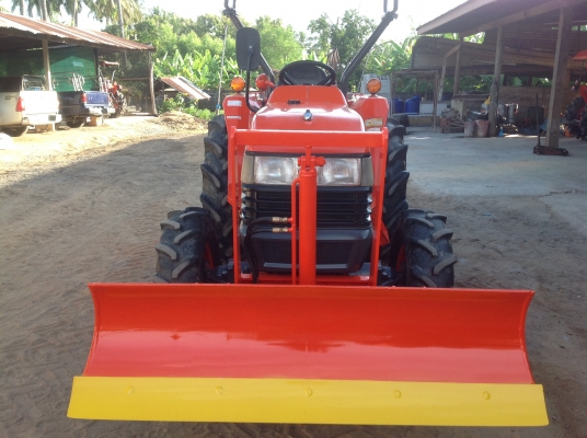 ปัญญาแทรคเตอร์มาแล้ว...จัดมาให้ครับ คูโบต้า L3408พร้อม  ใบมีดคานล่าง และผาน6x22 cmt เล่มพร้อม  จัดส่ง อ.เมือง จ.เพชรบูรณ์