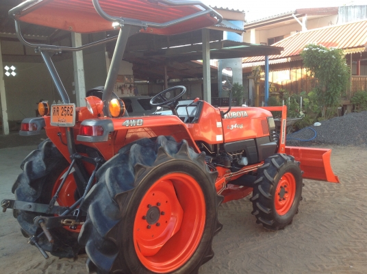 ปัญญาแทรคเตอร์มาแล้ว...จัดมาให้ครับ คูโบต้า L3408พร้อม  ใบมีดคานล่าง และผาน6x22 cmt เล่มพร้อม  จัดส่ง อ.เมือง จ.เพชรบูรณ์