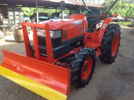 ปัญญาแทรคเตอร์มาแล้ว...จัดมาให้ครับ คูโบต้า L3408พร้อม  ใบมีดคานล่าง และผาน6x22 cmt เล่มพร้อม  จัดส่ง อ.เมือง จ.เพชรบูรณ์