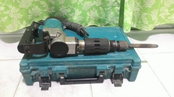 เครื่องสกัดคอนกรีต makita รุ่น 0810 สภาพดีพร้อมใช้งานครับ