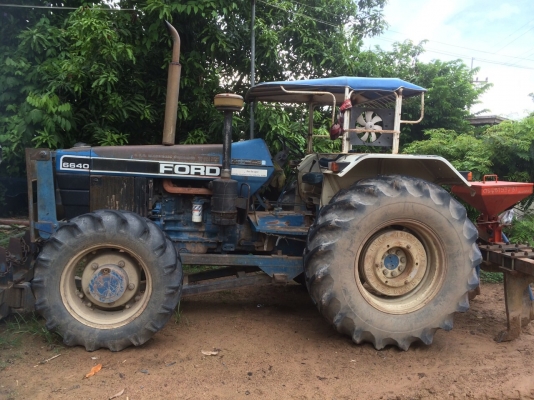 ขายรถไถ ฟอร์ด 6640 ราคา 700,000
