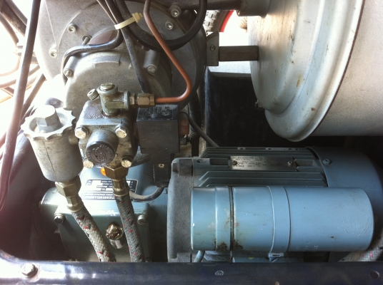 อัดฉีดน้ำร้อน-น้ำเย็น ยี่ห้อFRANK ของประเทศเยอรมัน สภาพพร้อมใช้งาน ไฟ 220