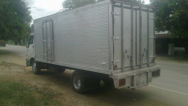 ขายหกล้อฮีโน่ตู้แห้ง3บานช่วงยาว5.5เมตรเครื่องwo4d 117แรงรถแท้ห้างสภาพสวยจัดเอกสารพร้อมโอนราคา385000