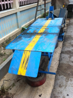 ฮ้อยยกมอเตอร์ไซค์ ระบบใช้ลม พร้อมใช้งาน