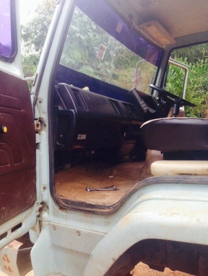 ขายรถ10ล้อท้ายลาด ISUZU FXZ23NFY เครื่อง 240แรงม้าหัวขาวตัวแรกทำฟ้า สนใจโทร 081-9701072