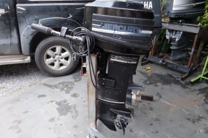 ขาย เครื่องเรือ  MERCURY 20 แรง นำเข้าจากญี่ปุ่น   เครื่องหมุนกำลังอัดดี  ไฟออกบ้างไม่ออกบ้าง  ตามสภาพครับ ราคา 25,000