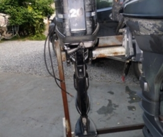 ขาย เครื่องเรือ  MERCURY 20 แรง นำเข้าจากญี่ปุ่น   เครื่องหมุนกำลังอัดดี  ไฟออกบ้างไม่ออกบ้าง  ตามสภาพครับ ราคา 25,000