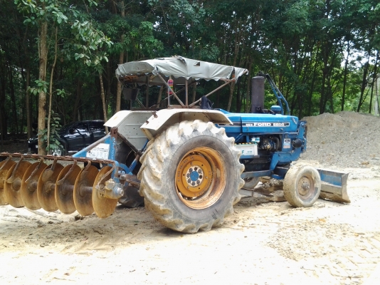 285000 ฝากขายรถไถฟอร์ดส ภาพพร้อมลุยใช้งานได้เลย  เครื่องดีเกียรดีไฮดอลิกดร  แรงๆๆ