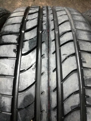 ขายยาง BRIDGESTONE ER30 205-55-16 ปี10 ดอกเต็ม เท่ากันทุกเส้น ชุดละ 3,000 บาท